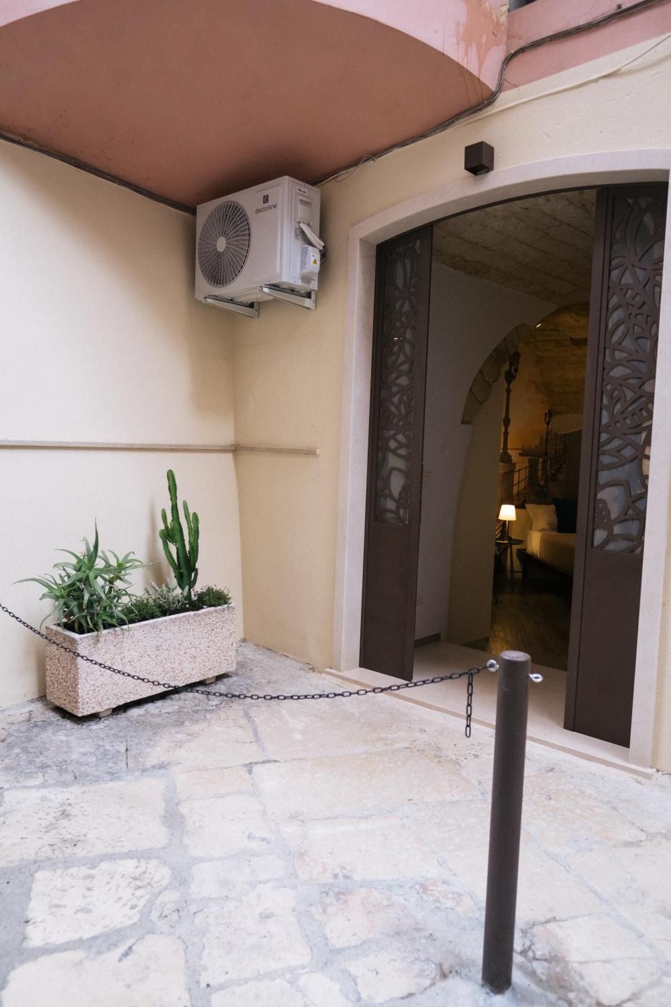 Timeless Apulian Luxury Suite 巴里 外观 照片