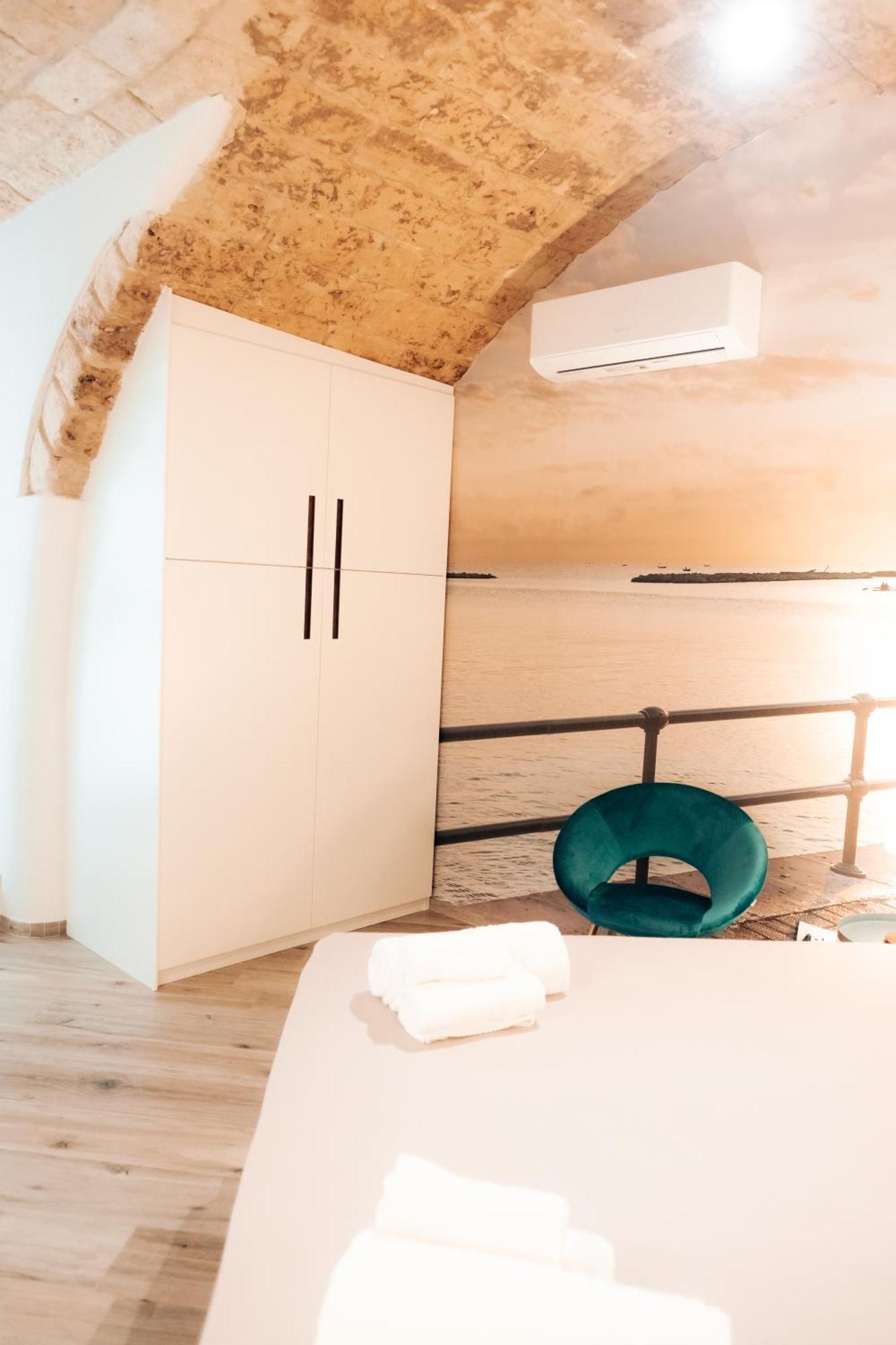 Timeless Apulian Luxury Suite 巴里 外观 照片