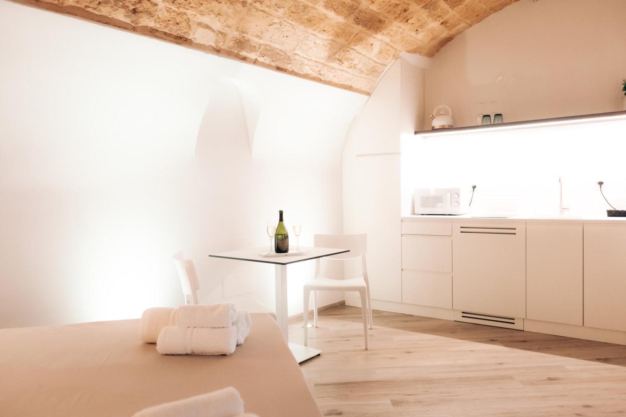 Timeless Apulian Luxury Suite 巴里 外观 照片