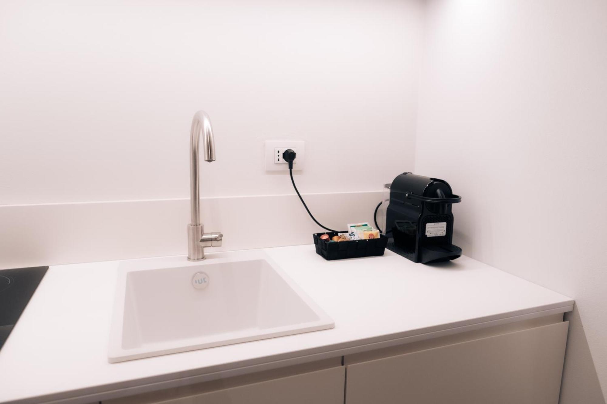Timeless Apulian Luxury Suite 巴里 外观 照片